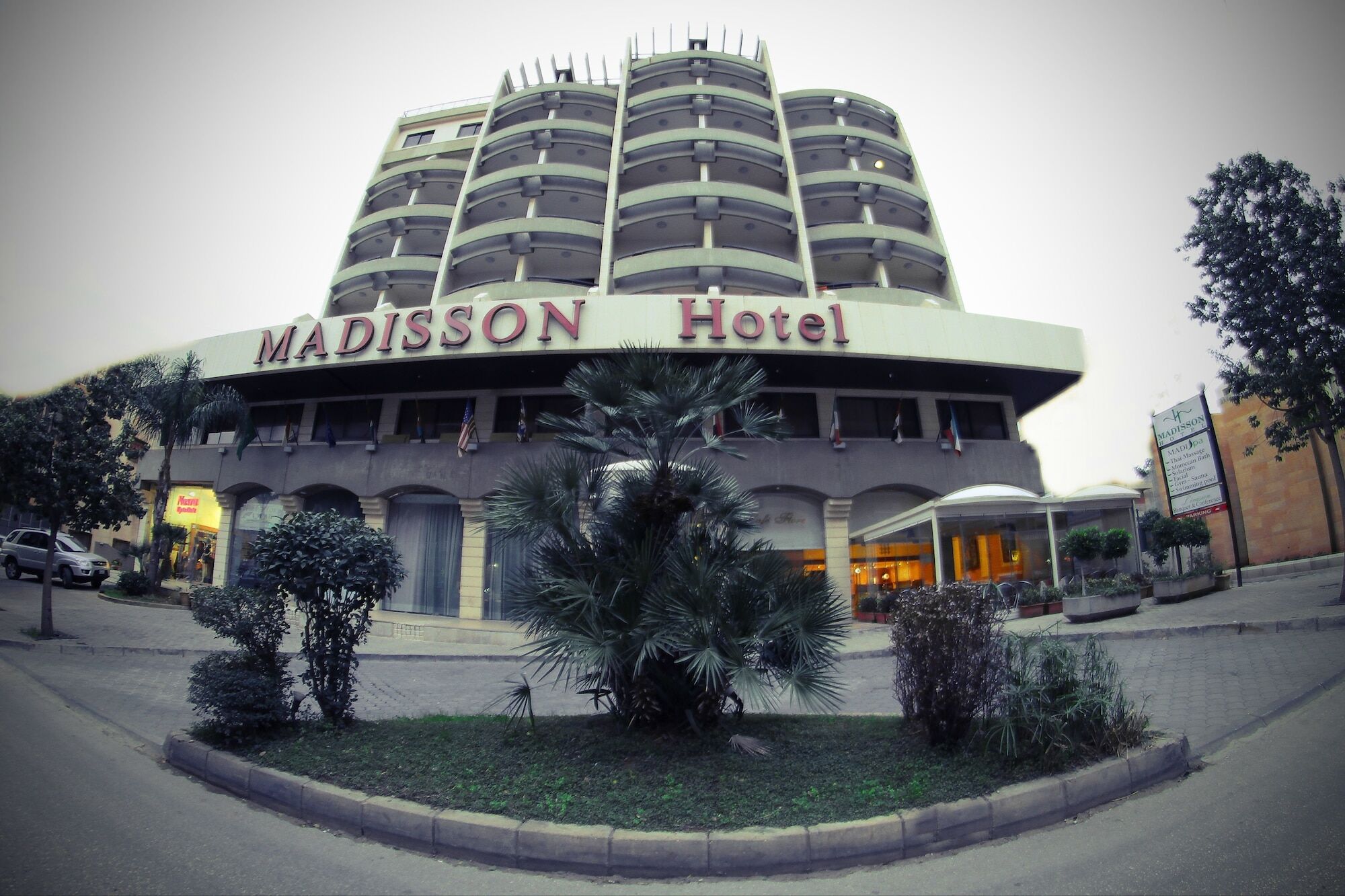 Madisson Hotel Джуния Экстерьер фото